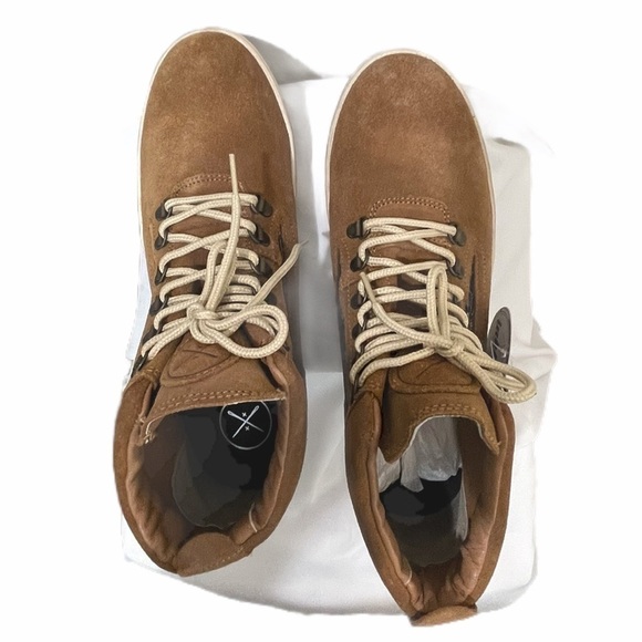 NWT- Inkkas Tan Suede camping boots. Size 12 - Picture 7 of 12